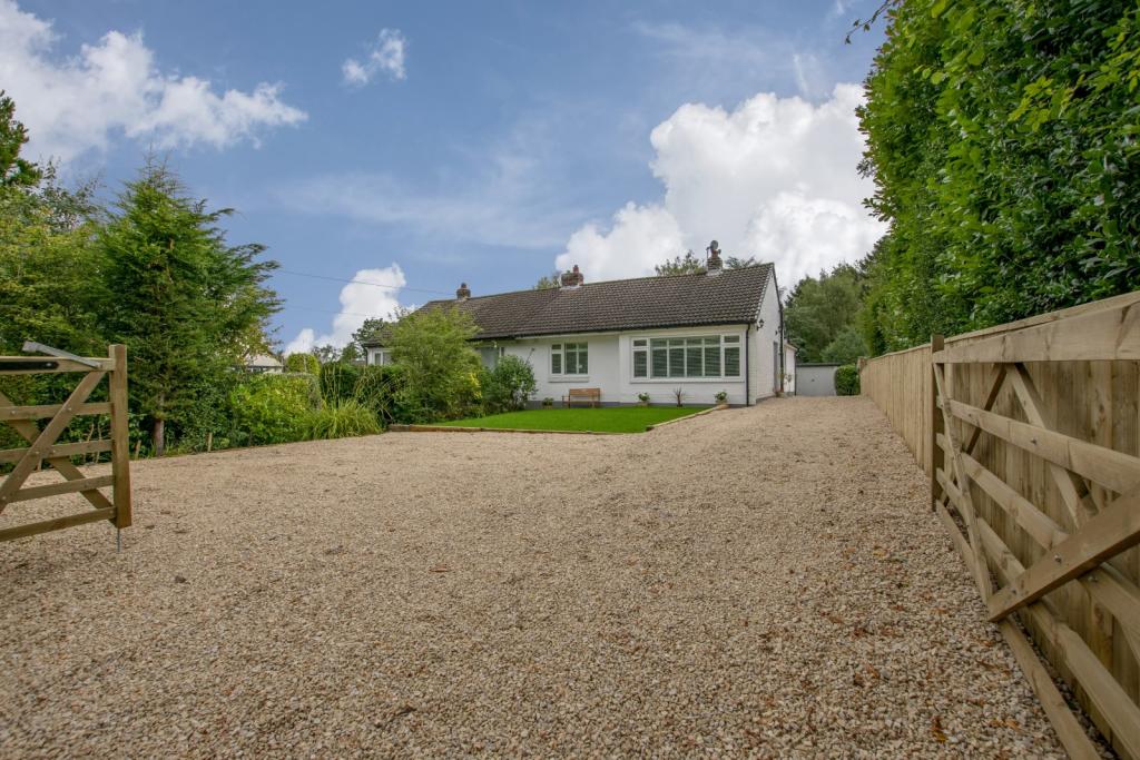2 bedroom bungalow for sale in Whinfell Road, Darras Hall, Ponteland