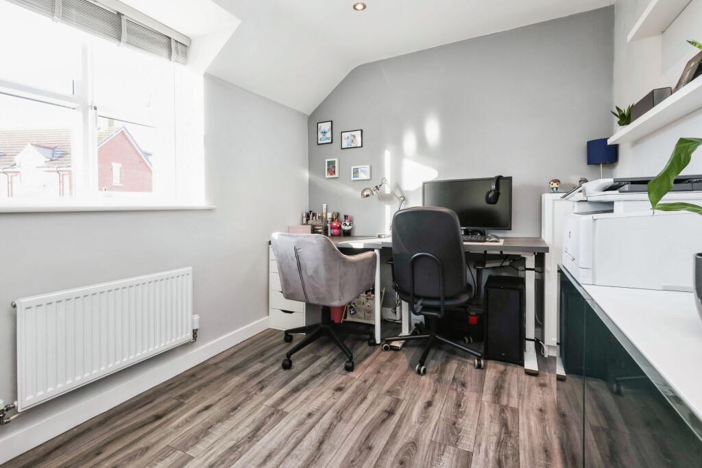 Additional property image - Escelie Way, Birmingham, West Midlands, B29