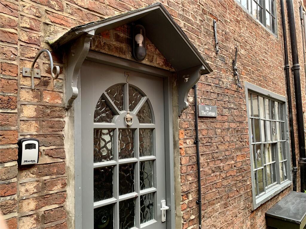 2 bedroom property for sale in Wards Yard, Baxtergate, Whitby, YO21