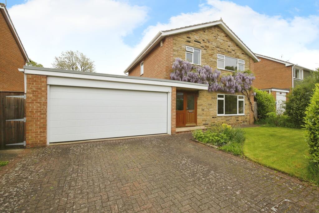 4 bedroom detached house for sale in Leith Road, DARLINGTON, County