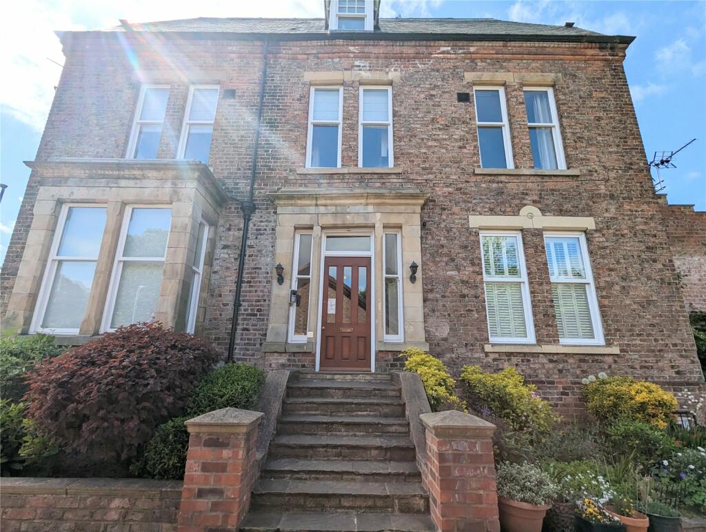 2 bedroom flat for sale in Staindrop Road, Darlington, Durham, DL3