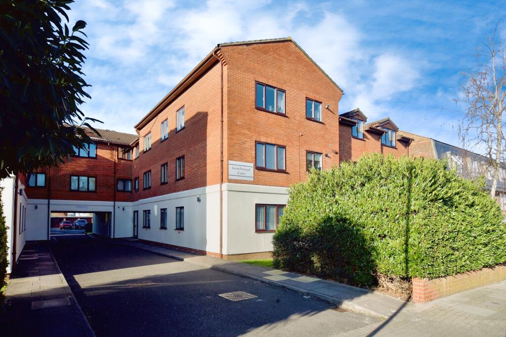 Main image of property: Leicester Road, Barnet, EN5
