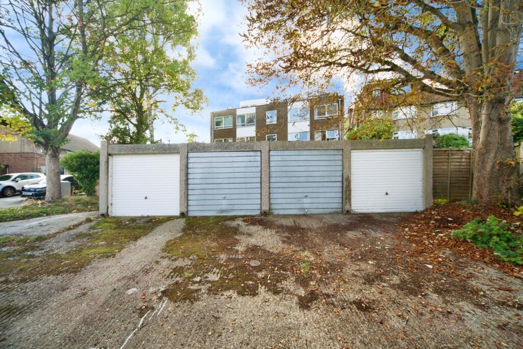 Main image of property: Valeside Court, Warwick Road, EN5