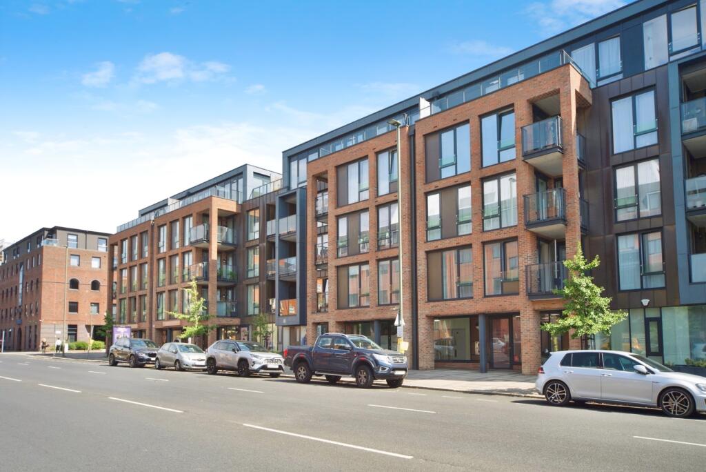 Main image of property: High Road, London, N12