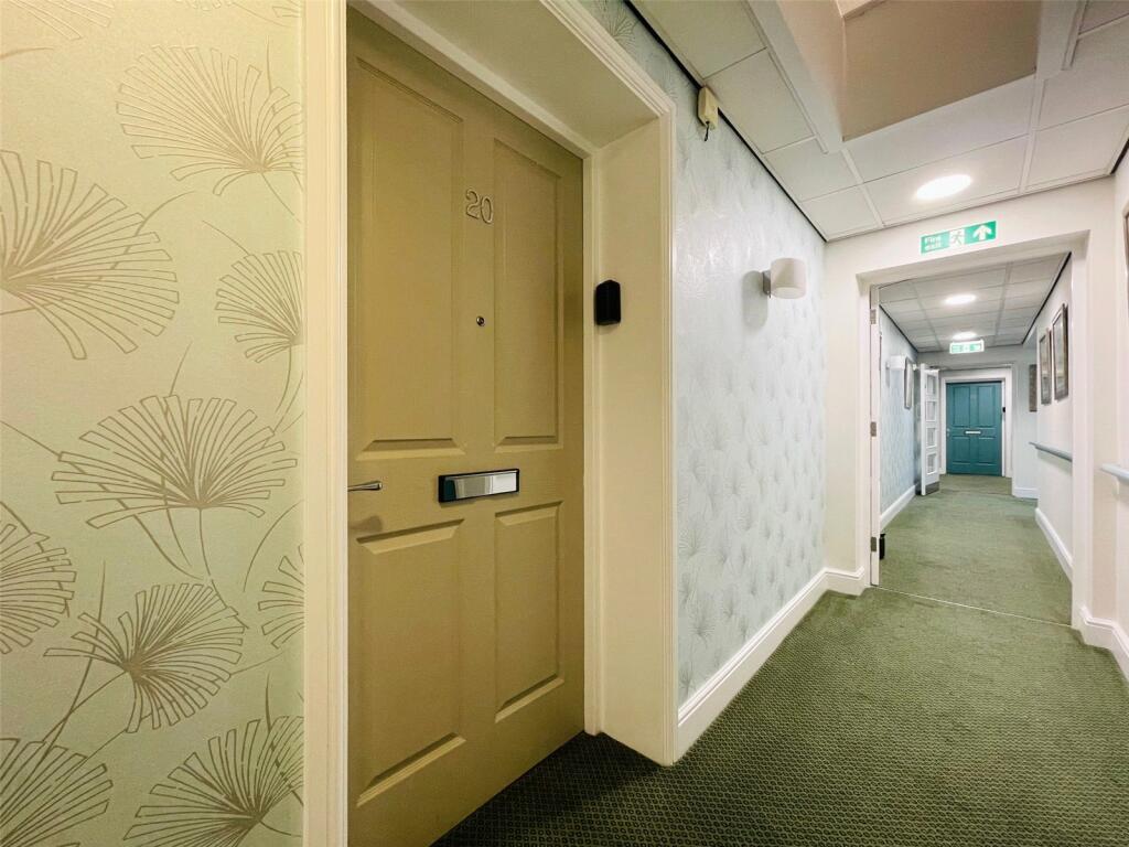 Additional property image - Warwick Road, Solihull, West Midlands, B92