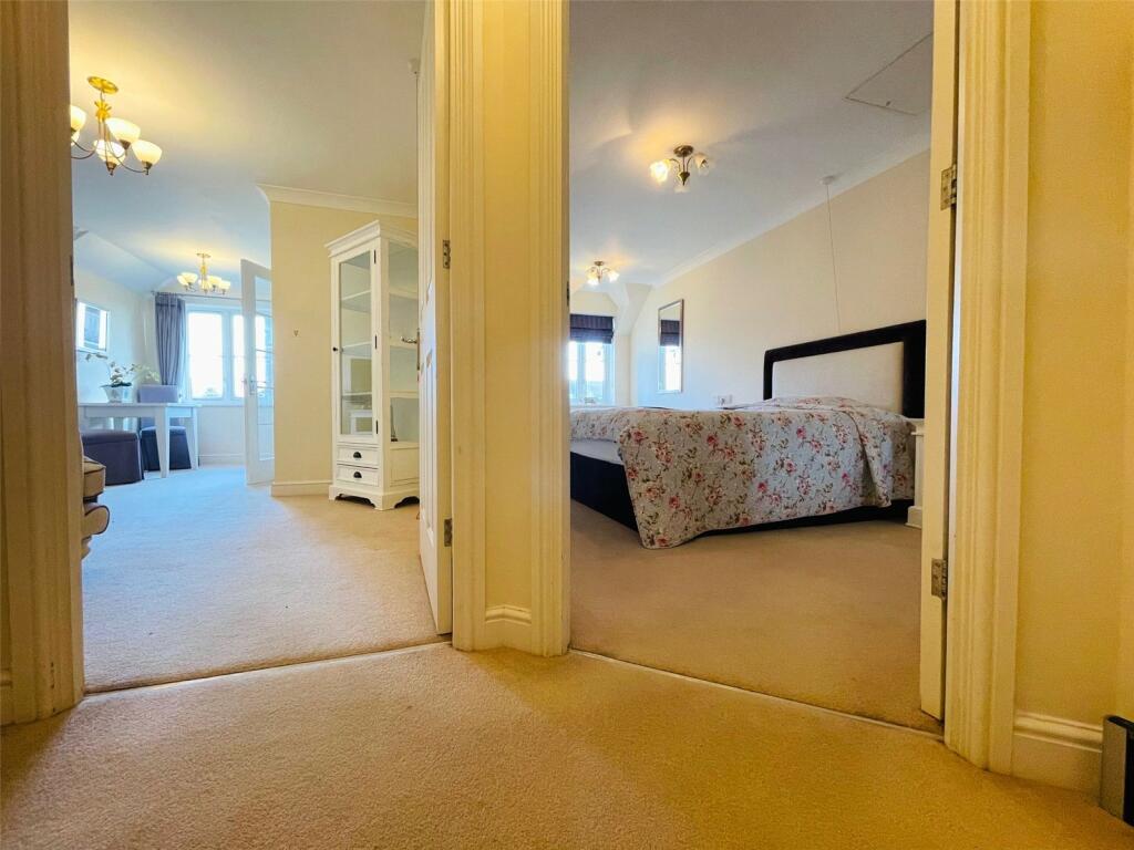 Additional property image - Warwick Road, Solihull, West Midlands, B92