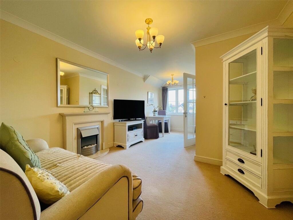 Additional property image - Warwick Road, Solihull, West Midlands, B92