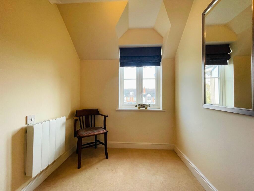 Additional property image - Warwick Road, Solihull, West Midlands, B92