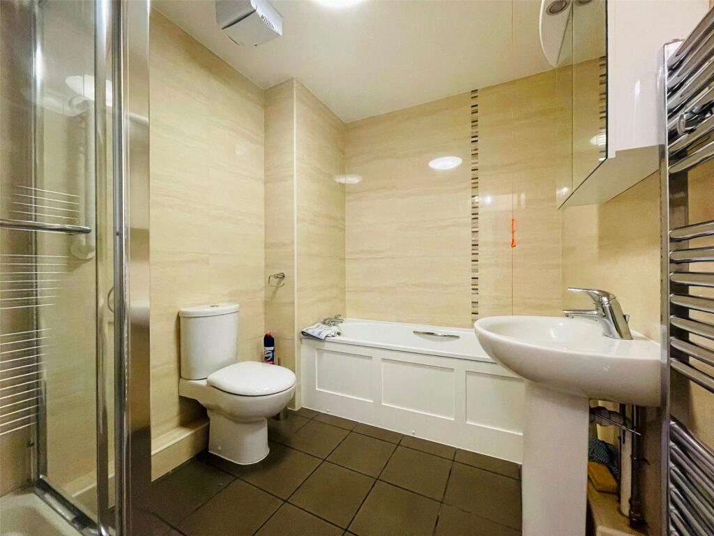 Additional property image - Warwick Road, Solihull, West Midlands, B92