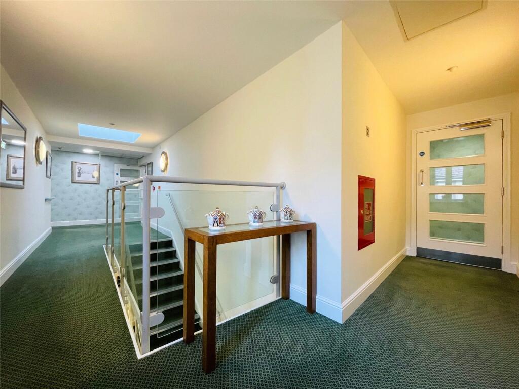 Additional property image - Warwick Road, Solihull, West Midlands, B92