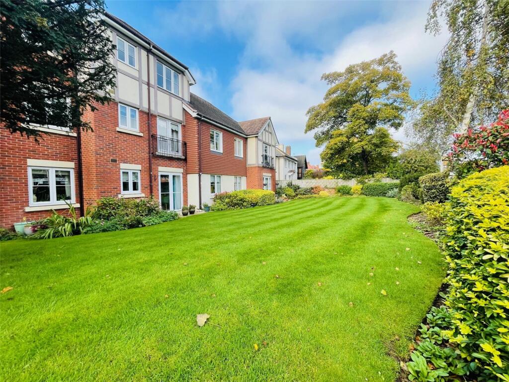 Additional property image - Warwick Road, Solihull, West Midlands, B92