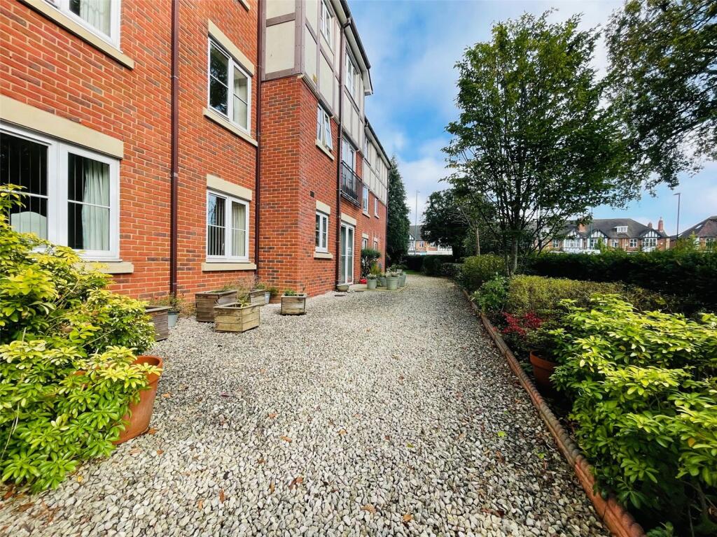 Additional property image - Warwick Road, Solihull, West Midlands, B92