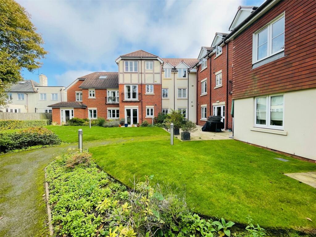 Additional property image - Warwick Road, Solihull, West Midlands, B92