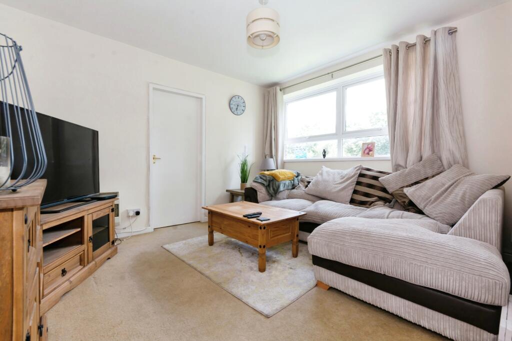Additional property image - Lode Lane, Solihull, West Midlands, B92