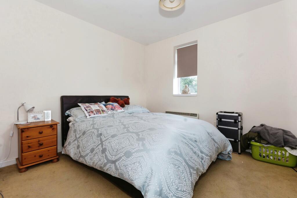 Additional property image - Lode Lane, Solihull, West Midlands, B92