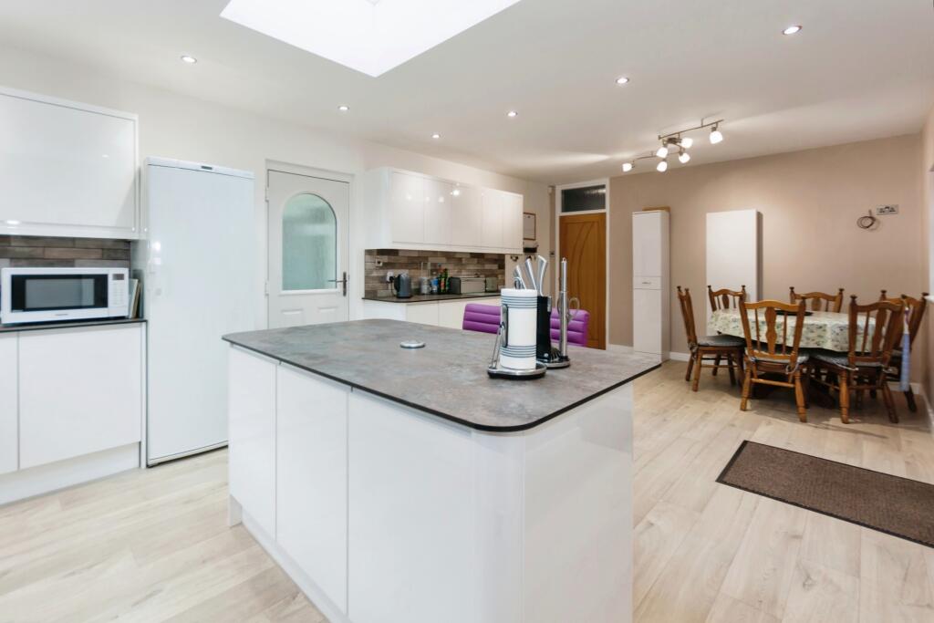 Additional property image - Scott Road, Solihull, West Midlands, B92