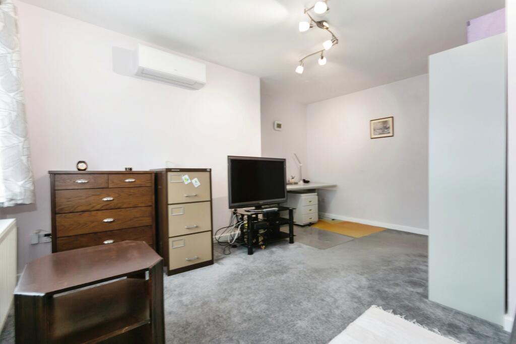 Additional property image - Scott Road, Solihull, West Midlands, B92