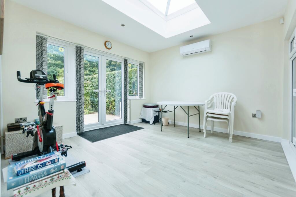 Additional property image - Scott Road, Solihull, West Midlands, B92