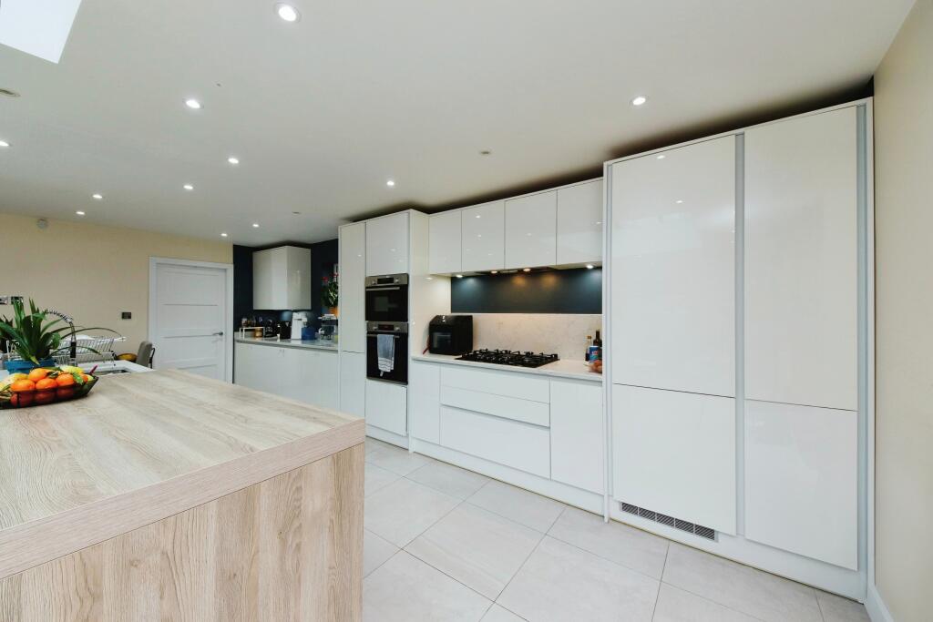 Additional property image - Wolverley Road, Solihull, West Midlands, B92