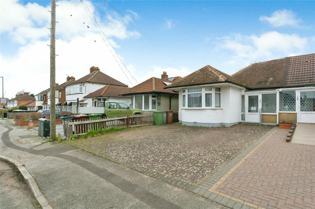 3 bedroom bungalow for sale in Marcot Road, Solihull, West Midlands, B92