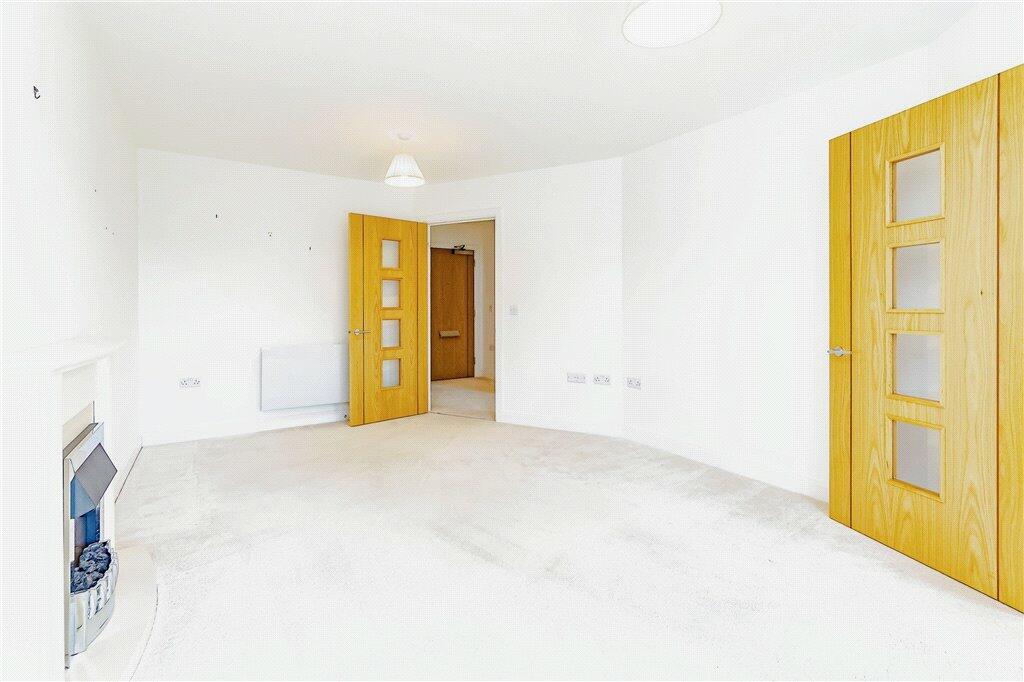 1 bedroom flat for sale in Church Road, Biggin Hill, Westerham, TN16