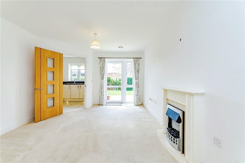 1 bedroom flat for sale in Church Road, Biggin Hill, Westerham, TN16