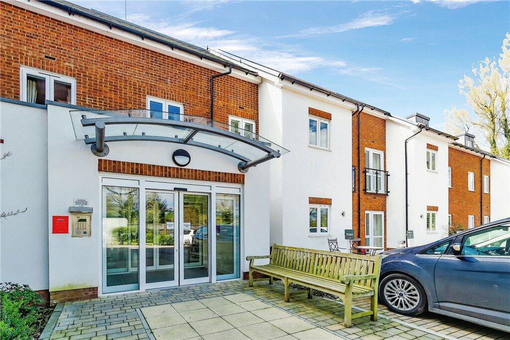 1 bedroom flat for sale in Church Road, Biggin Hill, Westerham, TN16