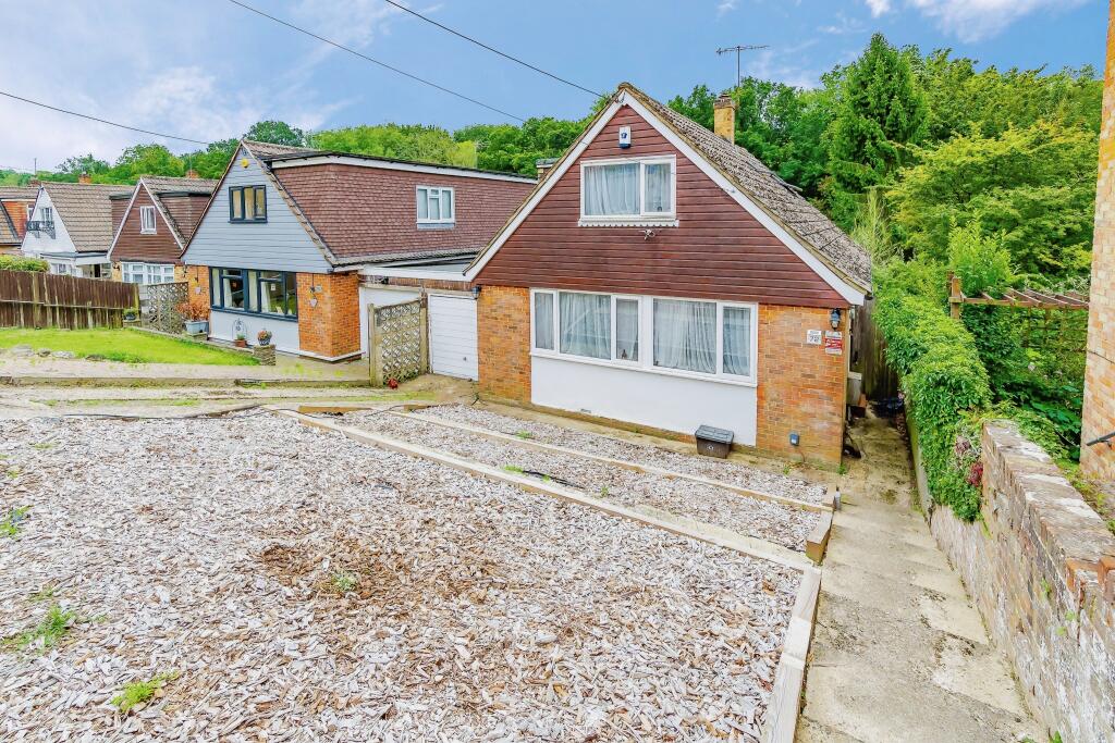 4 bedroom bungalow for sale in The Grove, Biggin Hill, Westerham, TN16