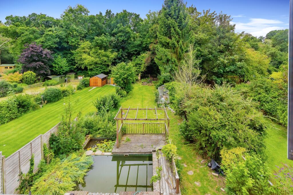 4 bedroom bungalow for sale in The Grove, Biggin Hill, Westerham, TN16