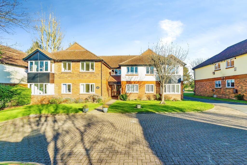 2 bedroom flat for sale in Main Road, Biggin Hill, Westerham, TN16