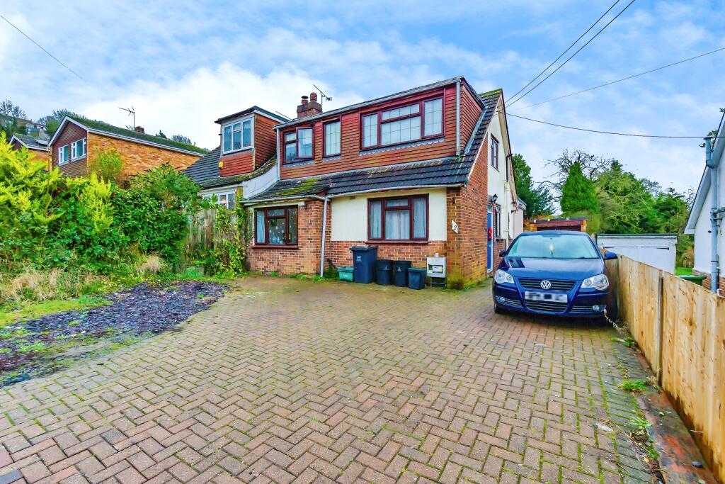 5 bedroom bungalow for sale in Victoria Gardens, Biggin Hill, Westerham