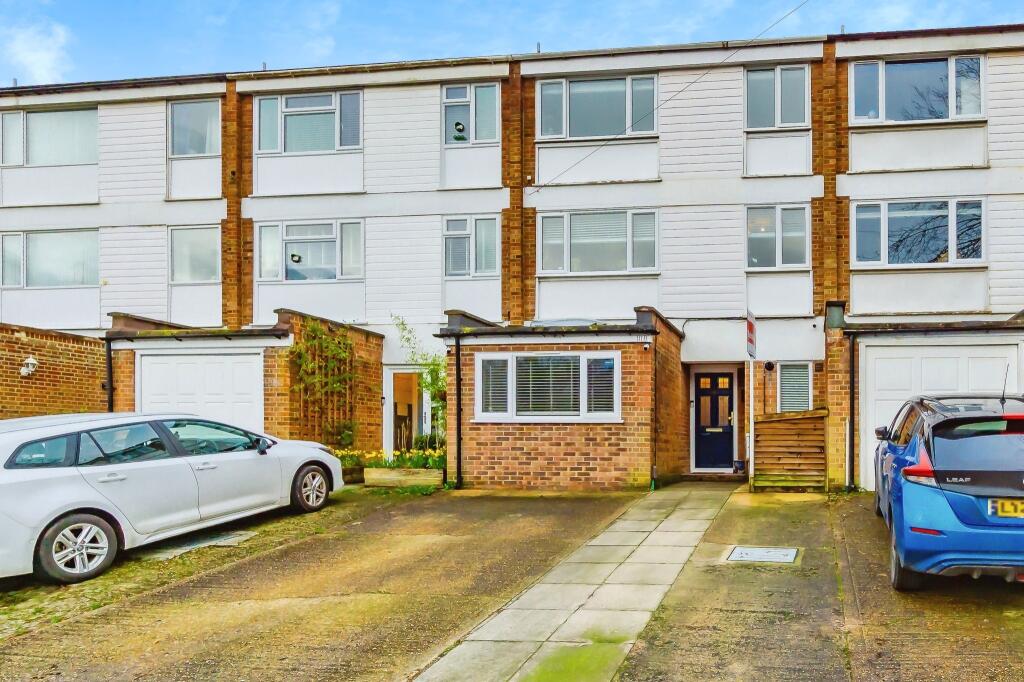 5 bedroom terraced house for sale in Sunningvale Avenue, Biggin Hill, Westerham, TN16