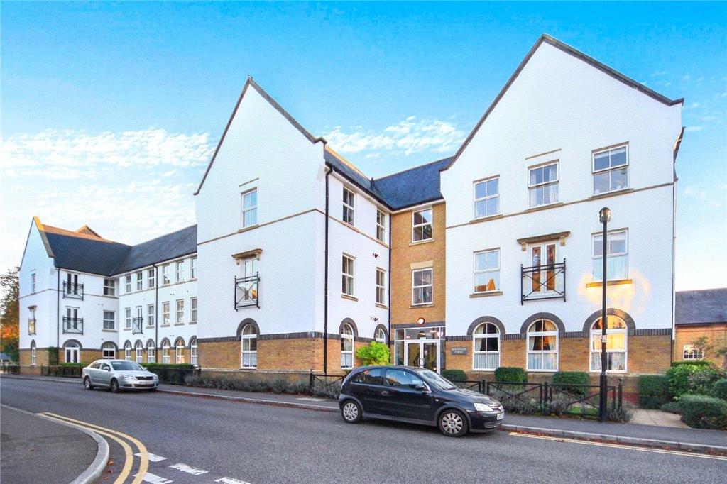 2 bedroom flat for sale in Boundary Point, Coldstream Road, Caterham, CR3