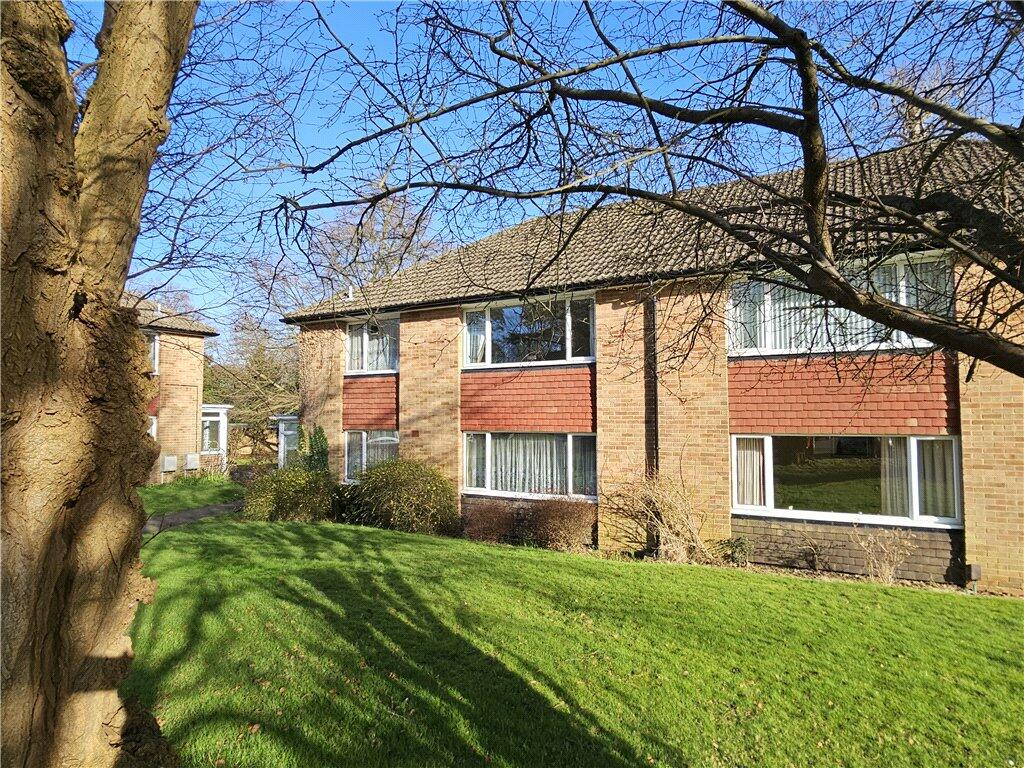 2 bedroom for sale in Furrows Place, Caterham, Surrey, CR3