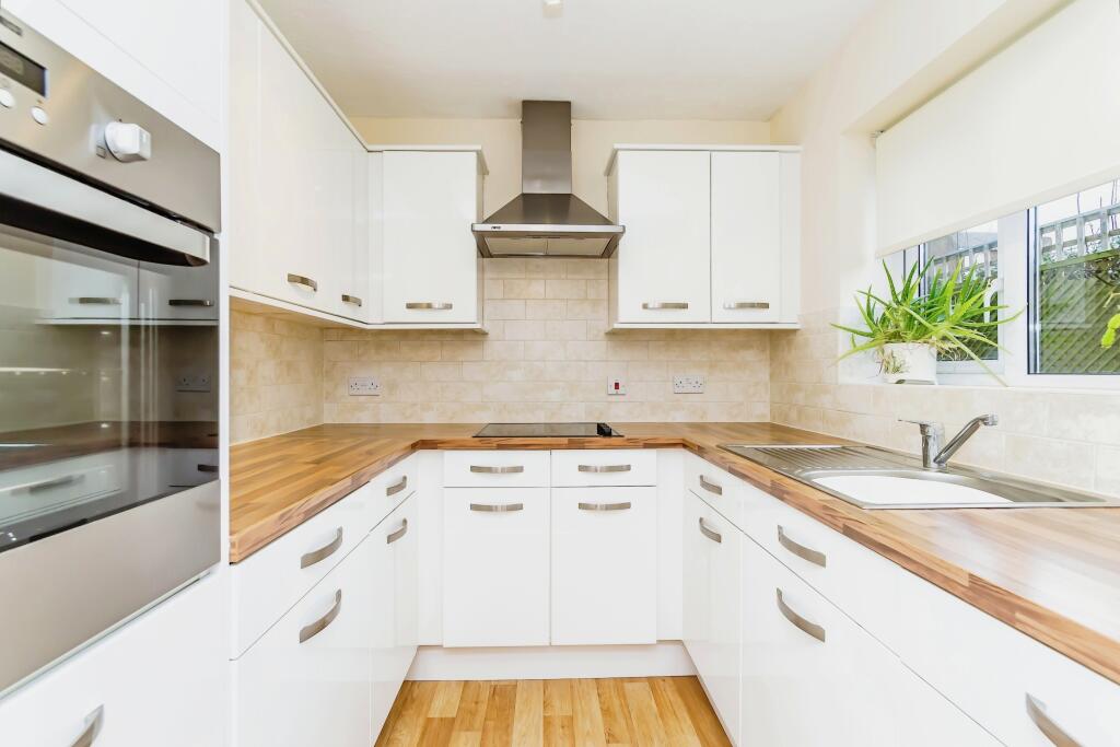 Additional property image - Caterham Lodge, 2 Stafford Road, Caterham, Surrey, CR3