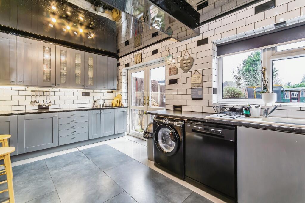 Additional property image - Crewes Lane, Warlingham, Surrey, CR6