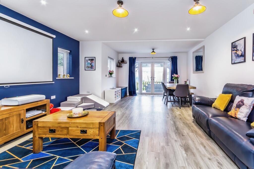 Additional property image - Gatiers Lane, Caterham, Surrey, CR3