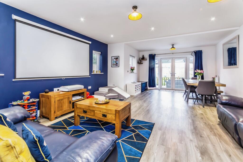 Additional property image - Gatiers Lane, Caterham, Surrey, CR3