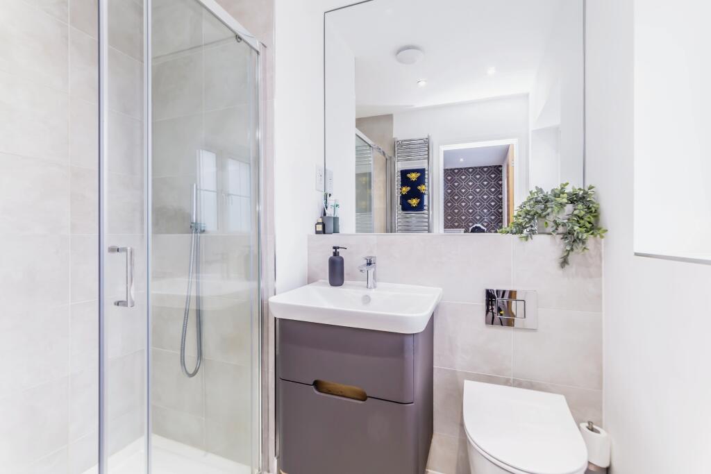 Additional property image - Gatiers Lane, Caterham, Surrey, CR3