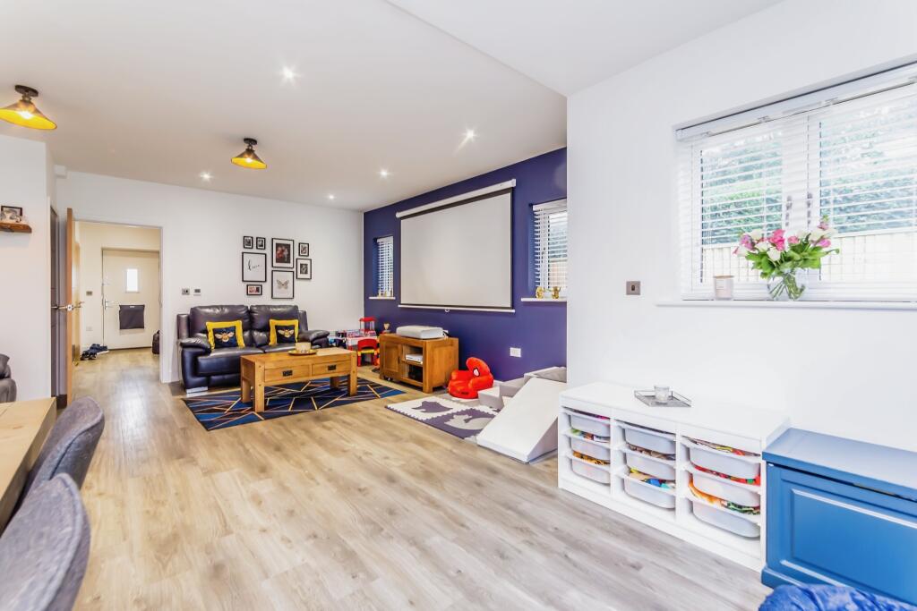 Additional property image - Gatiers Lane, Caterham, Surrey, CR3