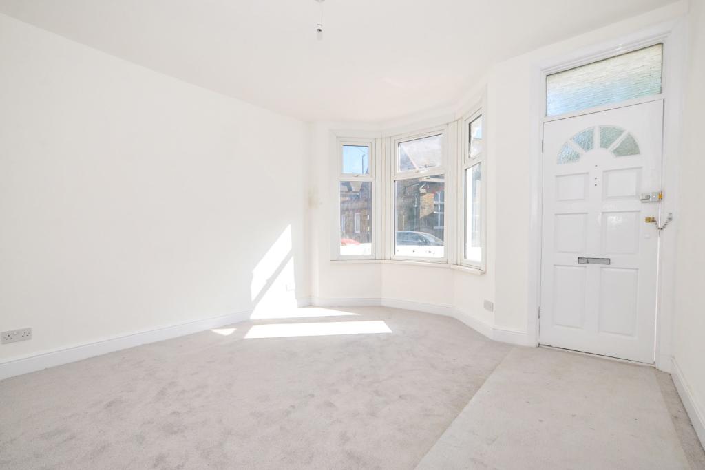 3 bedroom end of terrace house for sale in Leslie Grove, ., Croydon