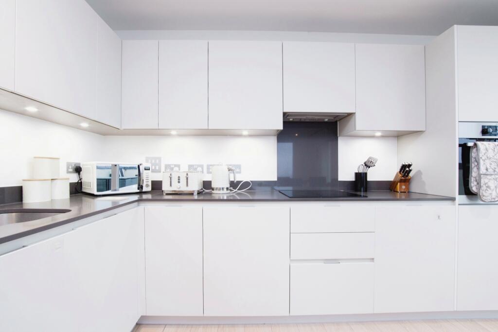Additional property image - Cherry Orchard Road, Croydon, CR0