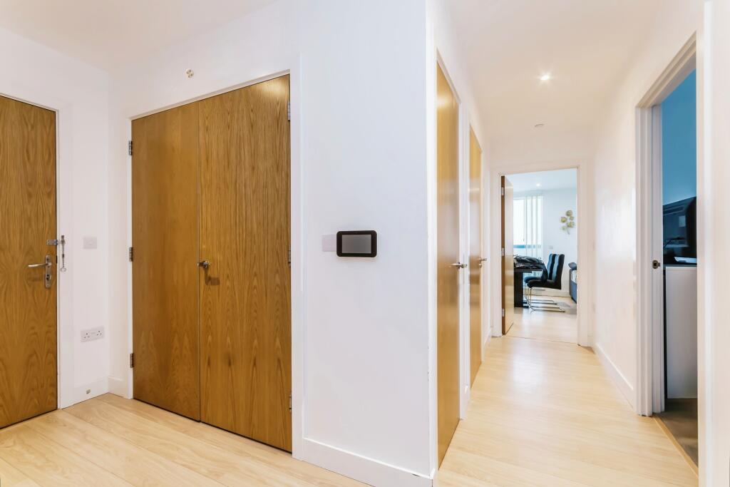 Additional property image - Cherry Orchard Road, Croydon, CR0