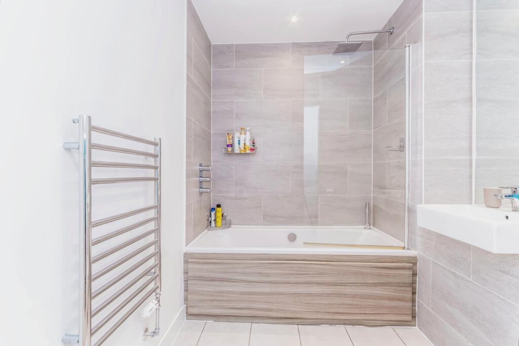 Additional property image - Cherry Orchard Road, Croydon, CR0