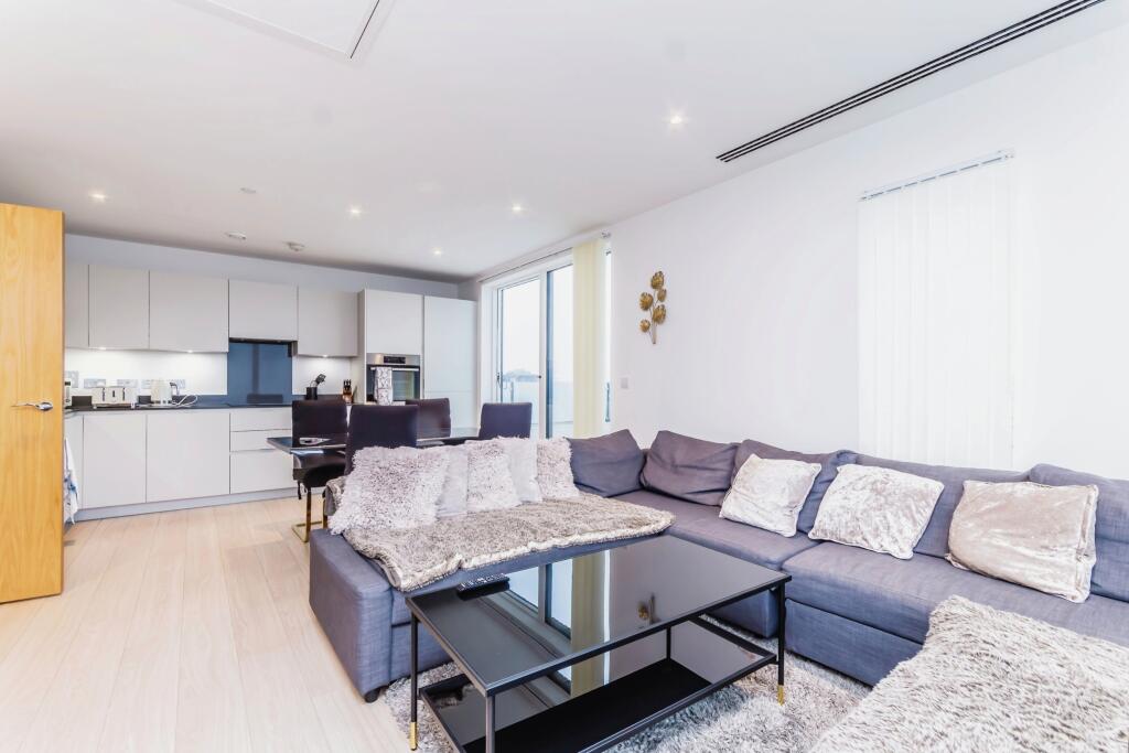 Additional property image - Cherry Orchard Road, Croydon, CR0