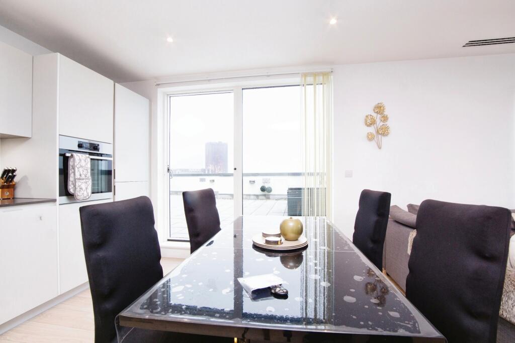 Additional property image - Cherry Orchard Road, Croydon, CR0