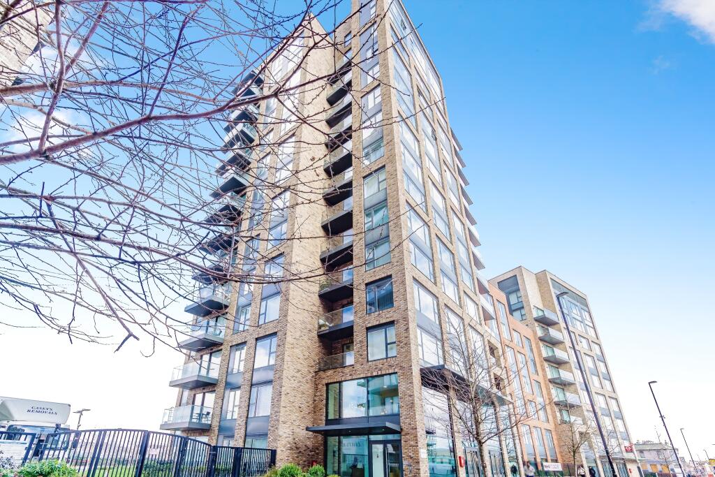 Main image of property: Cherry Orchard Road, Croydon, CR0