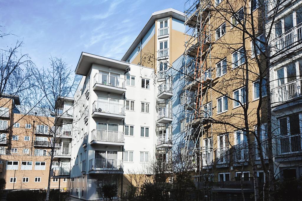 2 bedroom flat for sale in Whitestone Way, Croydon, CR0