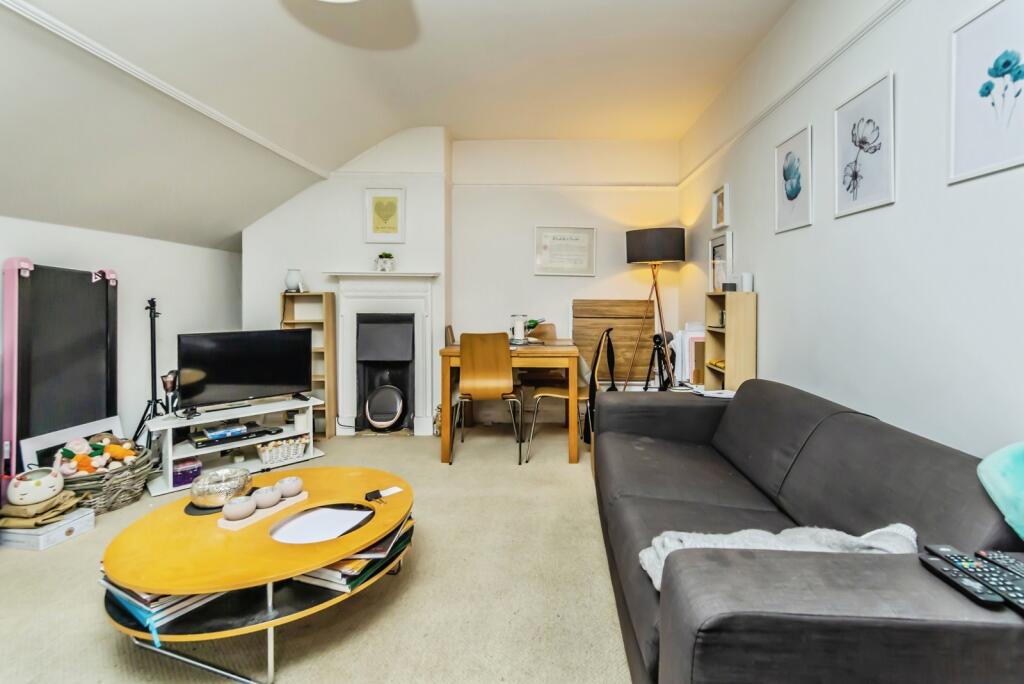 Main image of property: Brighton Road, South Croydon, CR2