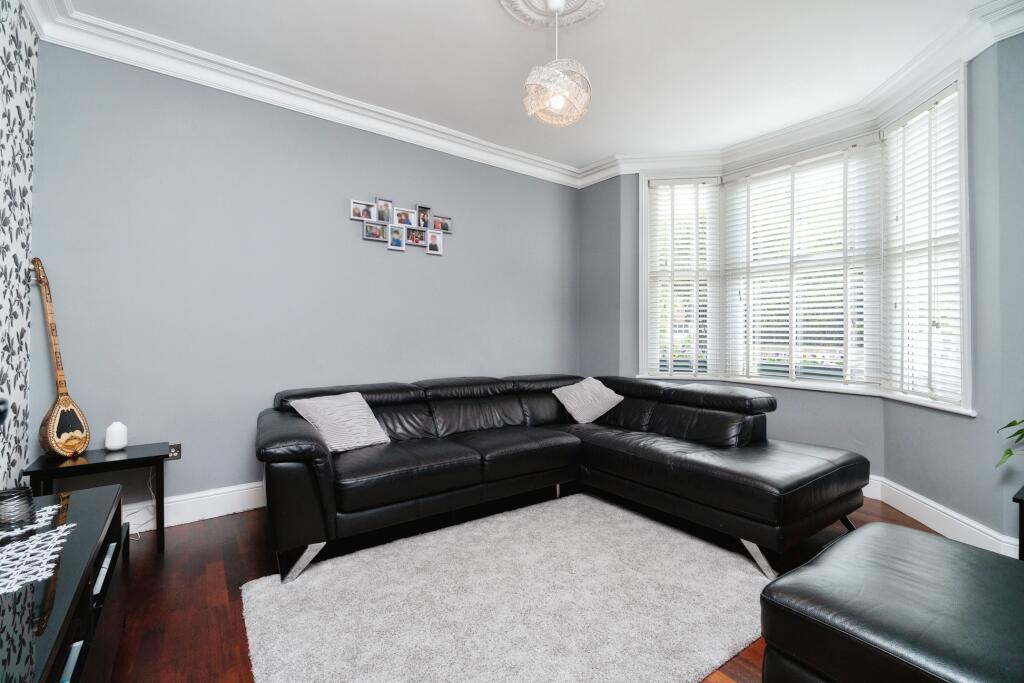 4 bedroom end of terrace house for sale in Godstone Road, Whyteleafe, Surrey, CR3